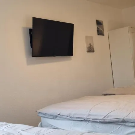 3-bett Im Boardinghaus Elisabeth ディンスラーケン